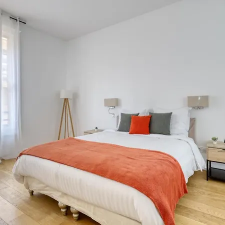 Apartment Chic And Warm 1 Bd Flat - Heart Of The Luxury 16th *